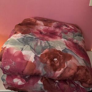 Floral Pink and White Comforter